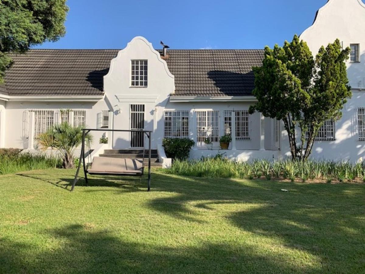 Weeping Willow Midrand Buitenkant foto